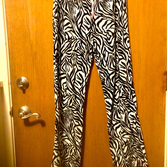 PJ’s Set - Picture 3 of 5